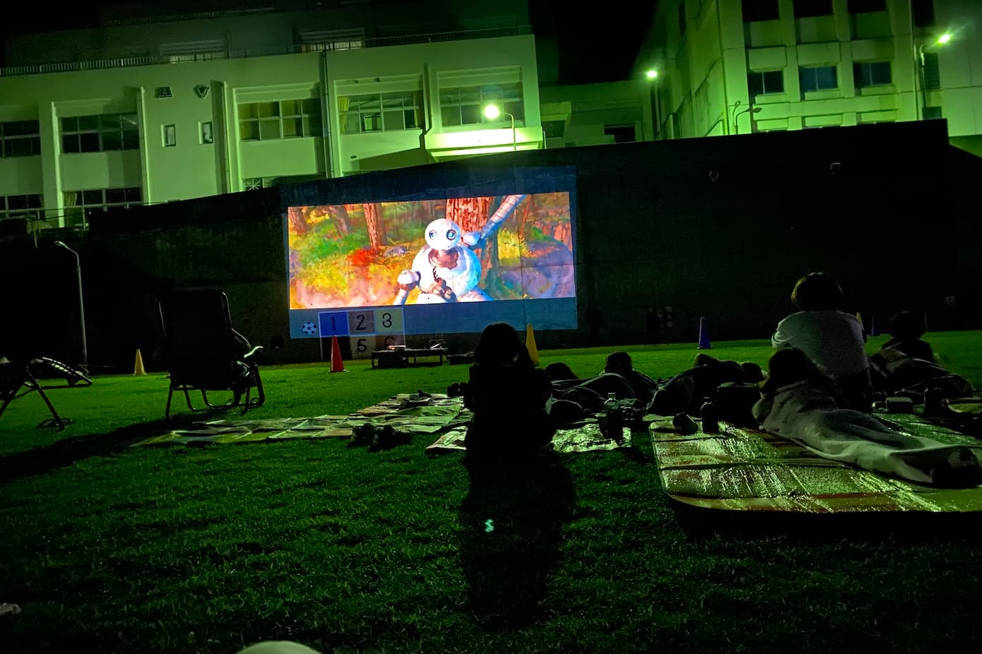 巨大スクリーン