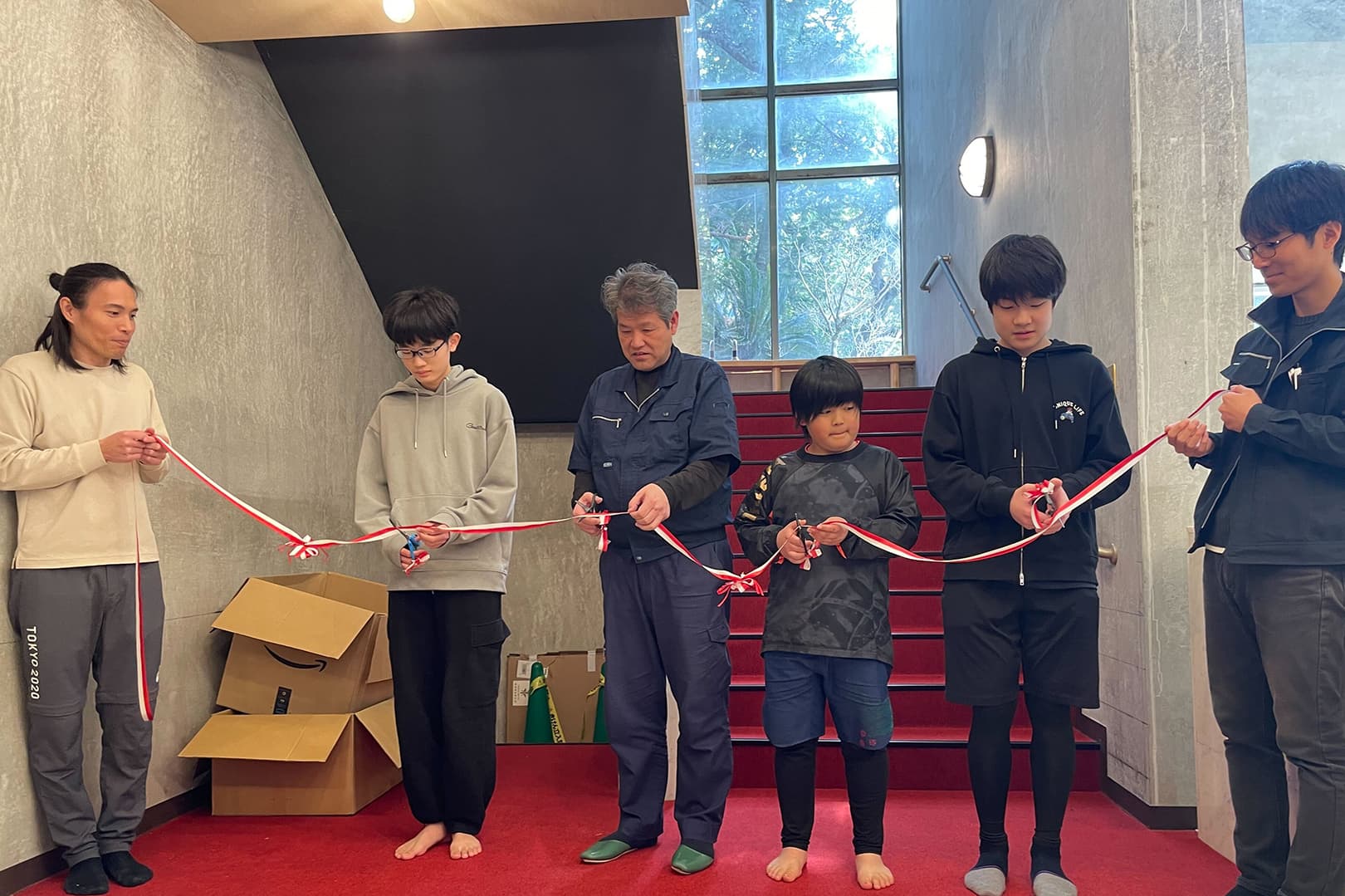 交流ラウンジ開所式テープカット